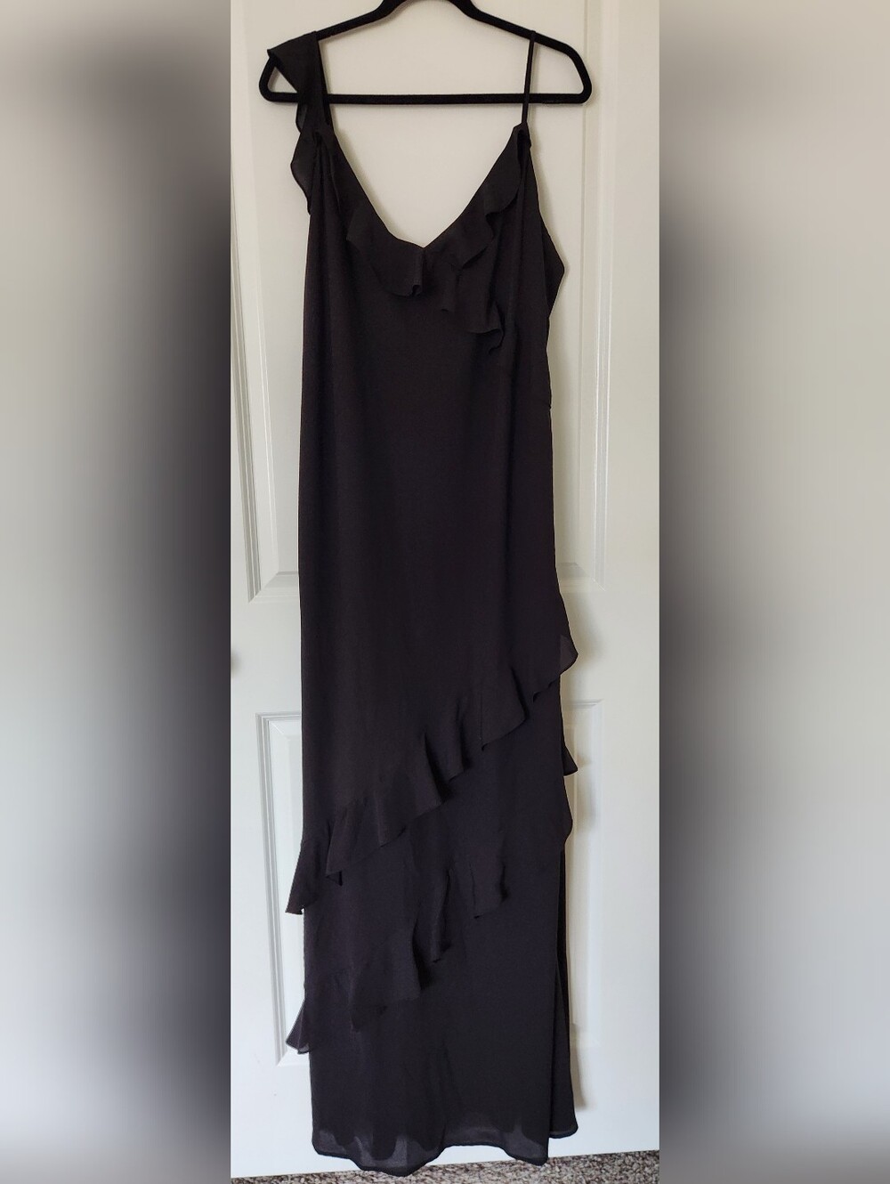 Elegant Black Ruffled Women’s Dress